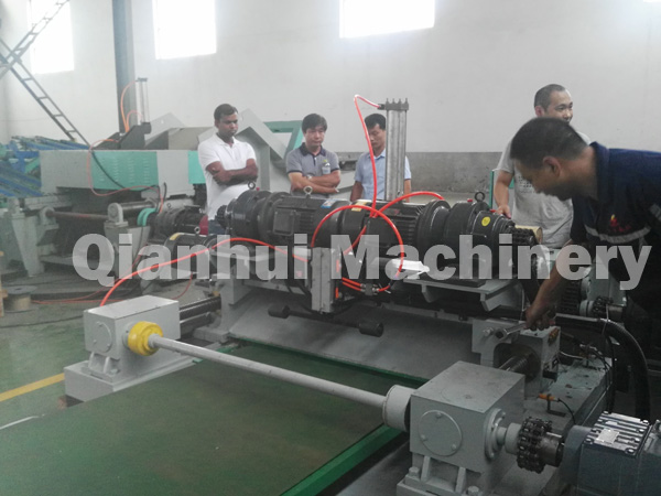 veneer peeling lathe .jpg